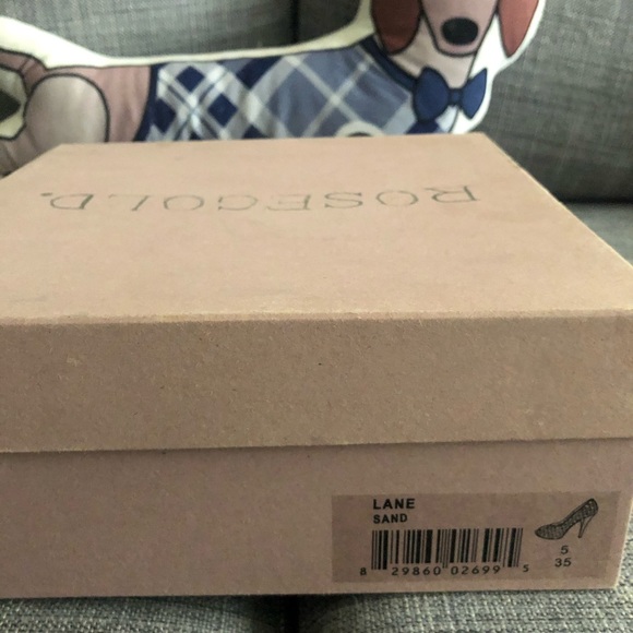 Beige sand color peep toe pumps - Picture 7 of 7